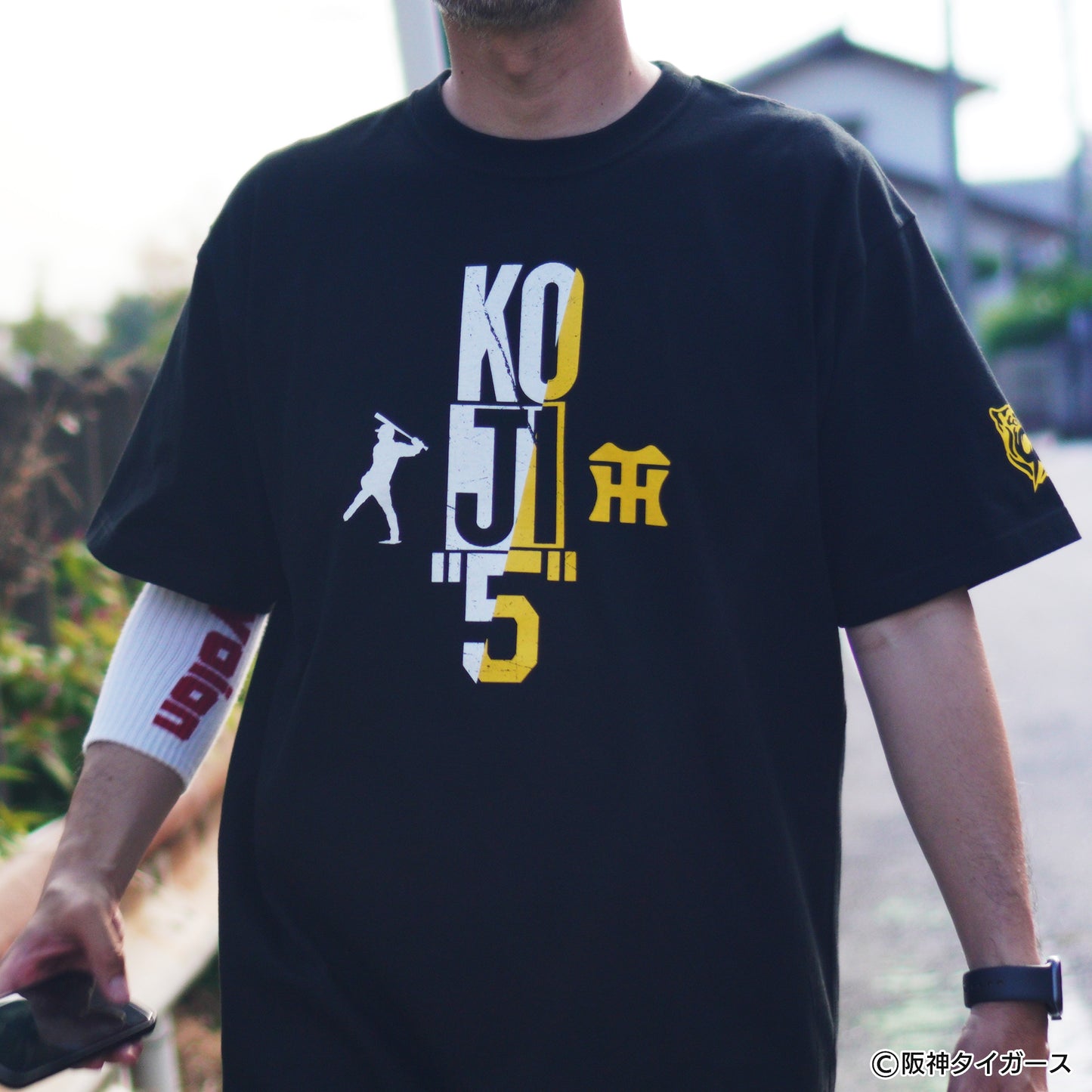 【阪神タイガース×TENPLUS】近本光司選手 背番号5 Tシャツ [7.4オンス ヘビーウェイト]